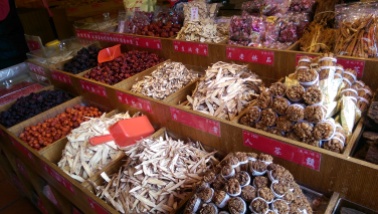 Herbs, roots, fungus and more, you will find all these along Dihua St in Dadaocheng